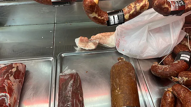 Kasap Dükkanının Üretim Bölümüne Giren Zabıtalar Şok Oldu