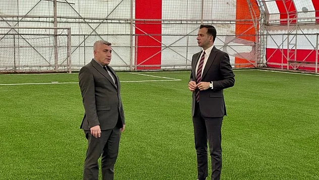 Kaymakam Aslan'dan Halı Saha İncelemesi