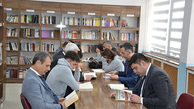 Kaymakam Seyman Öğrencilerle Birlikte Kitap Okudu