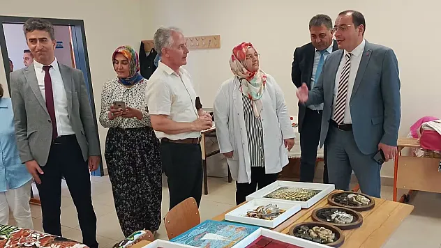 Kaymakam Türker Halk Eğitimi Merkezi Kursiyerleriyle Bir Araya Geldi