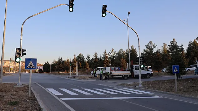 Kazaların Kavşağında Trafik Işıkları Devreye Girdi
