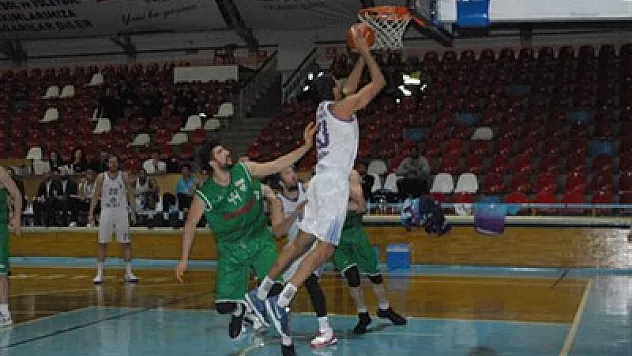 Keçiler Timsahları çok rahat geçti: 99-74