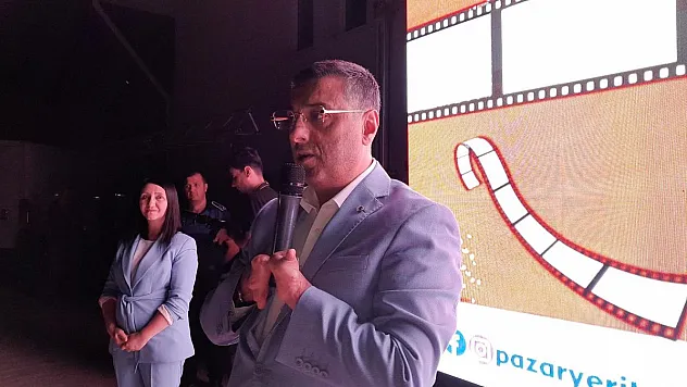 Kendi hayatını sahne alan filmi duygu dolu gözlerle izledi
