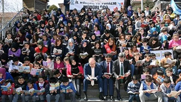 'Kitap okuyoruz'