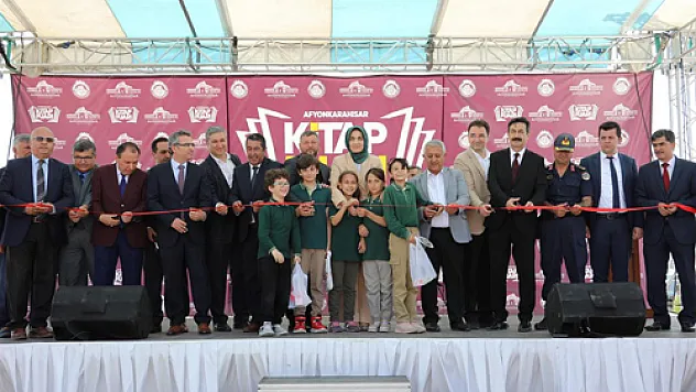 'Kitaplarla geçirdiğimiz zamanı artırmalıyız'