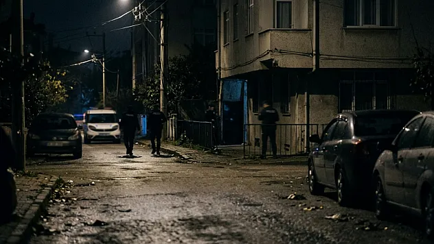 Kız Arkadaşını Tekme Ve Yumruklarla Darbetti, Tutuklandı
