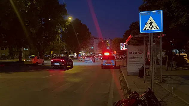 Kız Arkadaşıyla Yürürken Kar Maskeli Şahıs Tarafından Bacağından Vuruldu