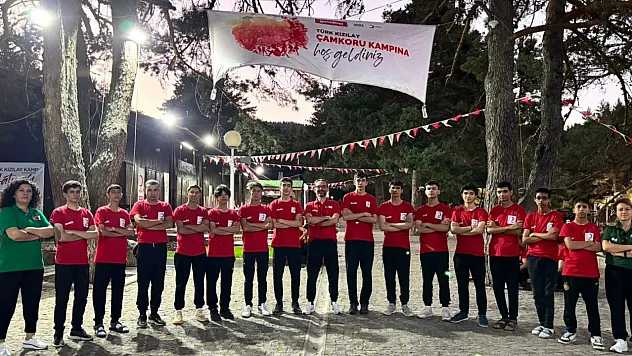 Kızılay'ın Kampına Afyon'dan 15 Öğrenci Katıldı