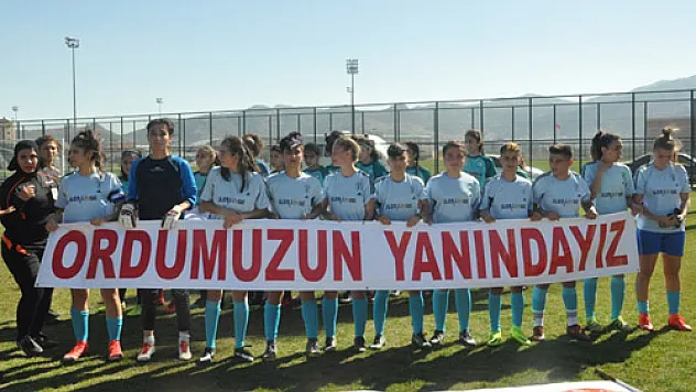 Kızlar Amatör Spor  Haftası için sahaya çıktı