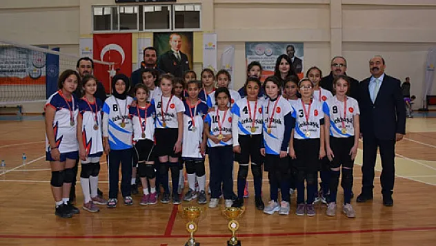Kocaöz sonunda kupayı kaldırdı