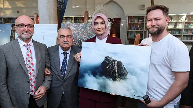Kocatepe, Vali Yiğitbaşı'nın Sayesinde Etem Tem Sergisi İle Tanıtıldı