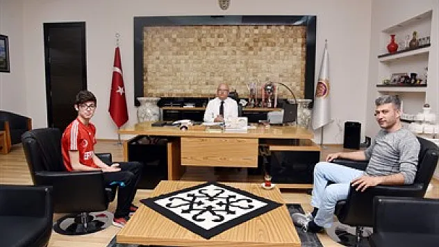 Köken Çoban'ı ziyaret etti – Kocatepe Gazetesi