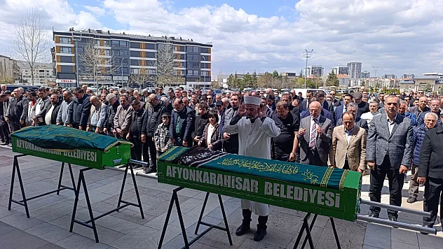 Komşu Kavgasında Ölen Çift Toprağa Verildi