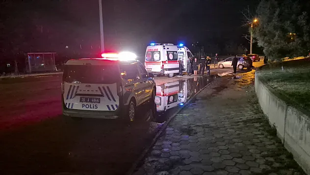 Kontrolden Çıkan Otomobil Duvara Çarptı