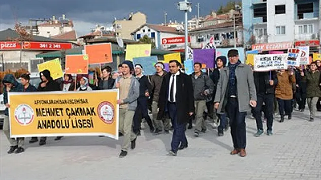 Küfür etmeyin, kitap okuyun – Kocatepe Gazetesi
