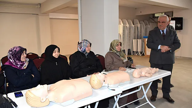 Kur'an Kursu Öğreticilerine İlk Yardımın Önemi Anlatıldı