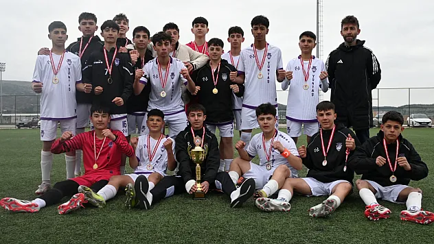 Kurulduğu İlk Sezon Şampiyon Oldu… Afyon Futbolu İçin Yeni Ufuk