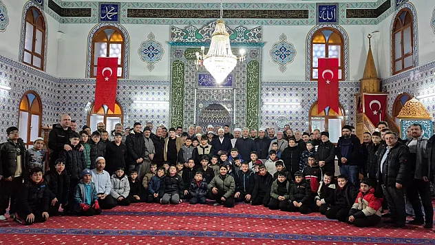 Kütahya Ahteri İmam Hatip Ortaokulu Öğrencileri Sabah Namazında Buluştu