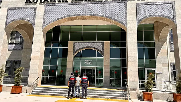 Kütahya'da Aranan Şahıslar JASAT'tan Kaçamadı