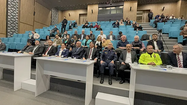 Kütahya'da Ulaşımda Yaşanan Sıkıntıların Çözümü İçin Çalıştay Düzenlendi