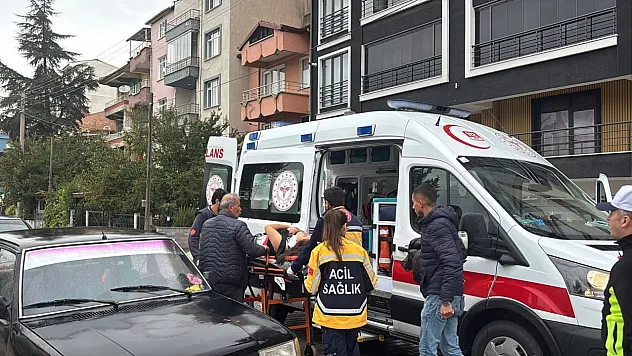 Kütahya Tavşanlı'da Trafik Kazası: Motosikletin Çarptığı Yaya ve Sürücü Yaralandı