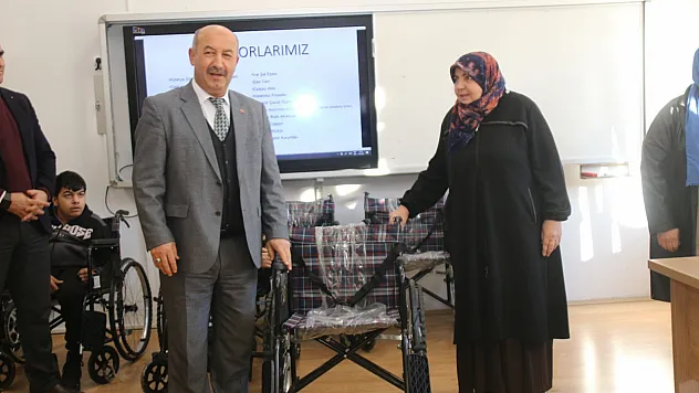 Kütahya Yunus Emre Ortaokulu'ndan Yardım Eli