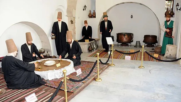 Lale Manço Mevlevihane Müzesi'ni ziyaret etti