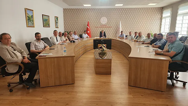 Lise Müdürleri Sene Sonu Değerlendirme Toplantısında Bir Araya Geldi
