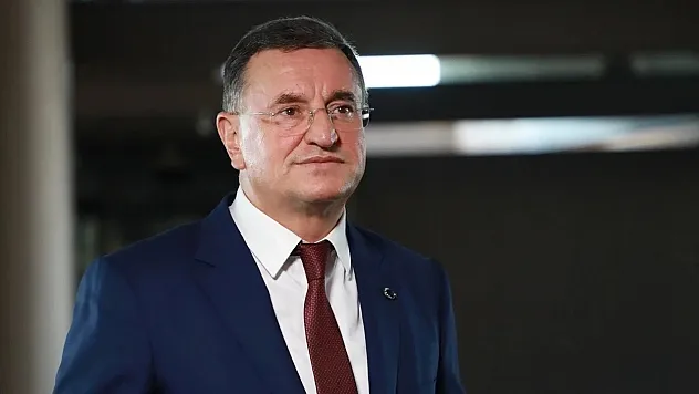 Lütfü Savaş Kimdir ve Nerelidir?