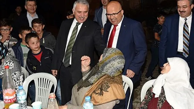 Mahalle iftarlarında zengin-fakir ayrımı yok