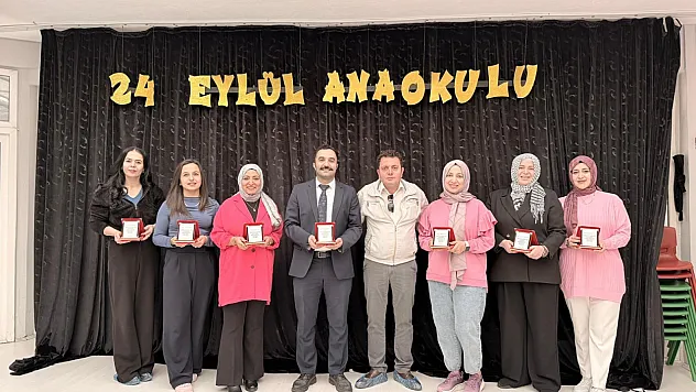 Mahalle Muhtarı, Öğretmenleri Tek Tek Ziyaret Etti