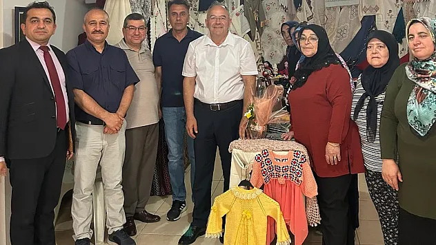 Maharetli Hanımlar Dikişlerini Sergiledi