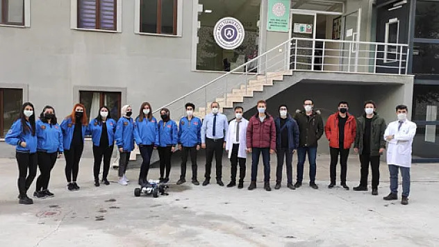 Maket uçak yaptılar