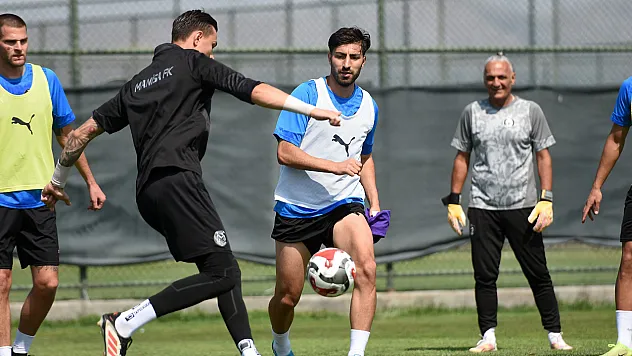 Manisa FK'nın Afyonkarahisar Kampı Devam Ediyor