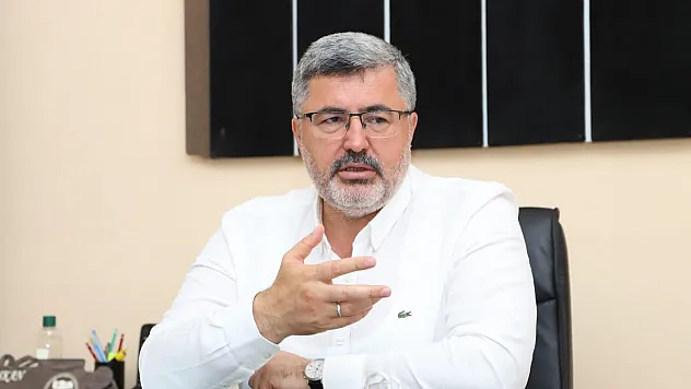 'Masa başında değil işbaşındayız'