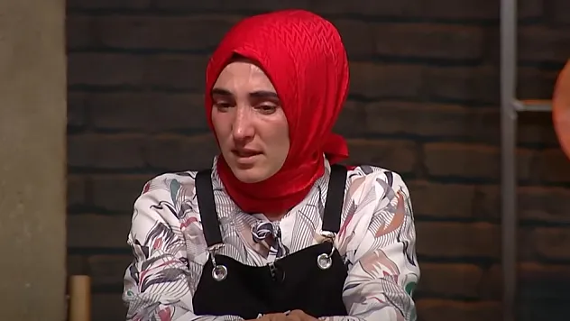 Masterchef'te Bizim Kız Ayşe'yi Kim Ağlattı?