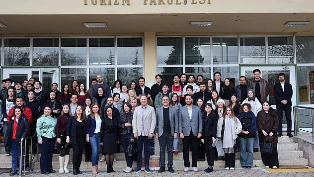 Mesleğin Ustası Öğrencilerle Tecrübelerini Paylaştı