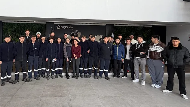 Meslek Lisesi Öğrencileri Üretim Süreçlerini Yerinde Öğreniyor