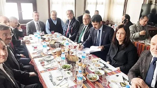 Mihrioğlu Konağı'nı ziyaret etti – Kocatepe Gazetesi