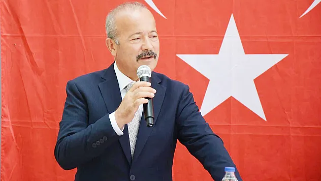 Milletvekili Taytak, Şarkıcı Hadise'nin Çıkışına Tepki Gösterdi