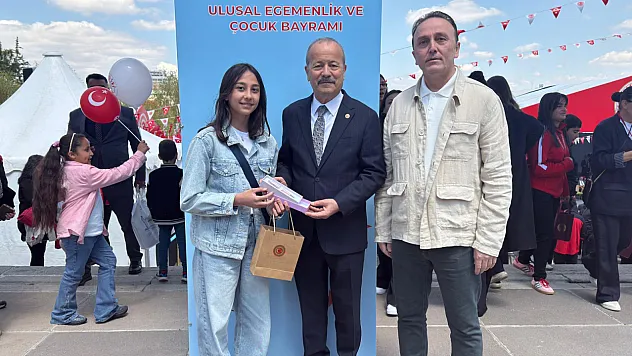 Milletvekili Taytak'tan, Afyonlu Genç Yazara Destek