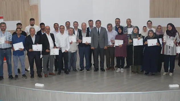 Milli eğitimin başarılı çalışanlarına plaket verildi