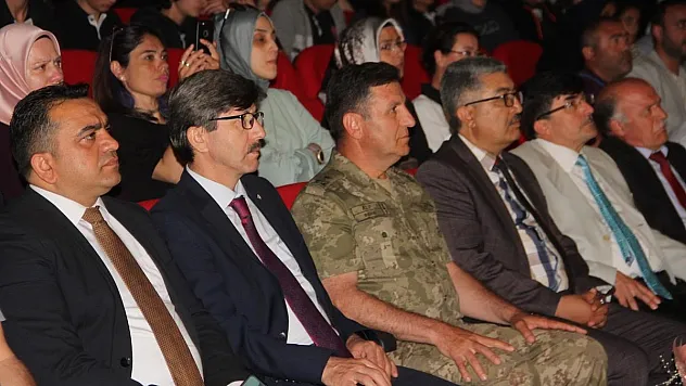 Milli Mücadele'nin kadın kahramanları şiirlerle canlandırıldı