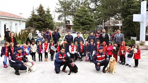 Minikler Jandarma'yı tanıdı – Kocatepe Gazetesi