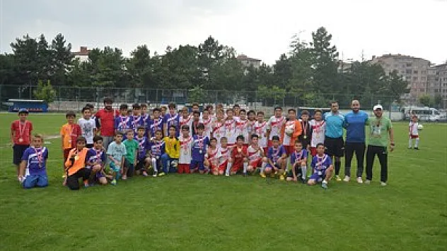 Miniklerin Zafer Kupası tamamlandı – Kocatepe Gazetesi