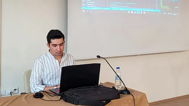 Mobil uygulama geliştirme eğitimi verildi