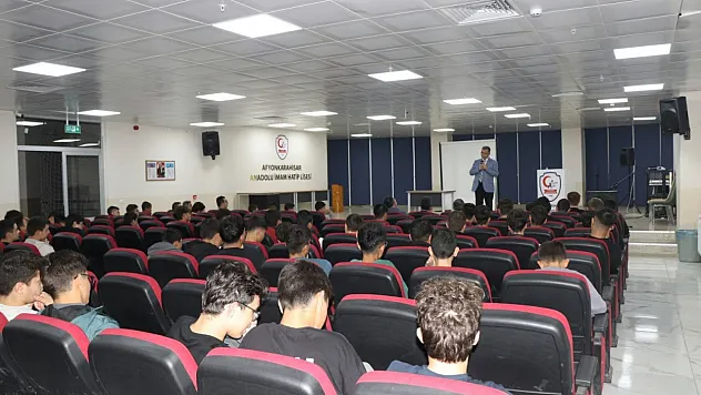 Müdür Altınkaynak, Pansiyonda Öğrencilerle Bir Araya Geldi