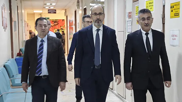 Müdür Öztürk, Emirdağ Devlet Hastanesi Binasını İnceledi
