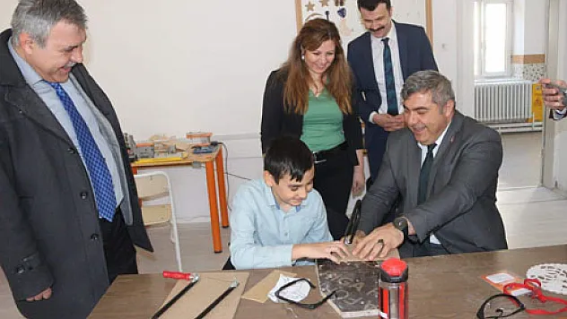 Müdür Sünnetci, Kendin Yap Atölyesi'ni ziyaret etti