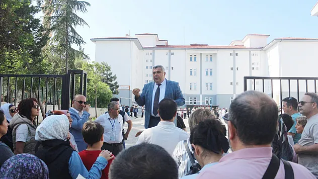 Müdür Sünnetci, LGS'ye Giren Öğrencileri Yalnız Bırakmadı